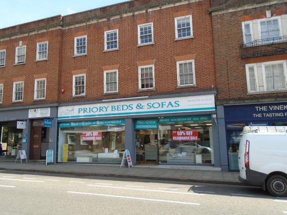DOUBLE TOWN CENTRE SHOP UNIT TO LET – SALES AREA APPROX 2301 SQ FT ON 2 FLOORS – RENT: £32,500 PER ANNUM EXCLUSIVE ON NEW LEASE