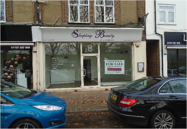 FREEHOLD VACANT SHOP FOR SALE IN WATERHOUSE LANE, KINGSWOOD – APPROX 549 SQ FT WITH 256 SQ FT CELLAR