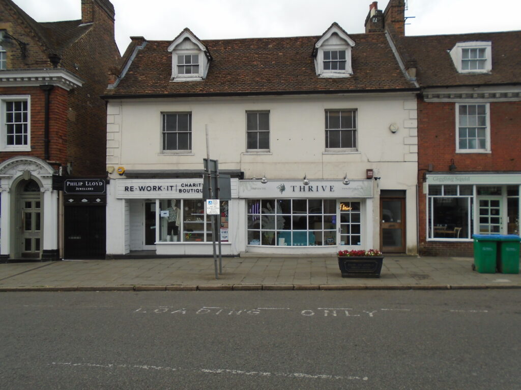 REIGATE TOWN CENTRE – FIRST FLOOR OFFICE SUITE WITH SEPARATE STREET ENTRANCE DOOR ~ APPROX 643 SQ FT