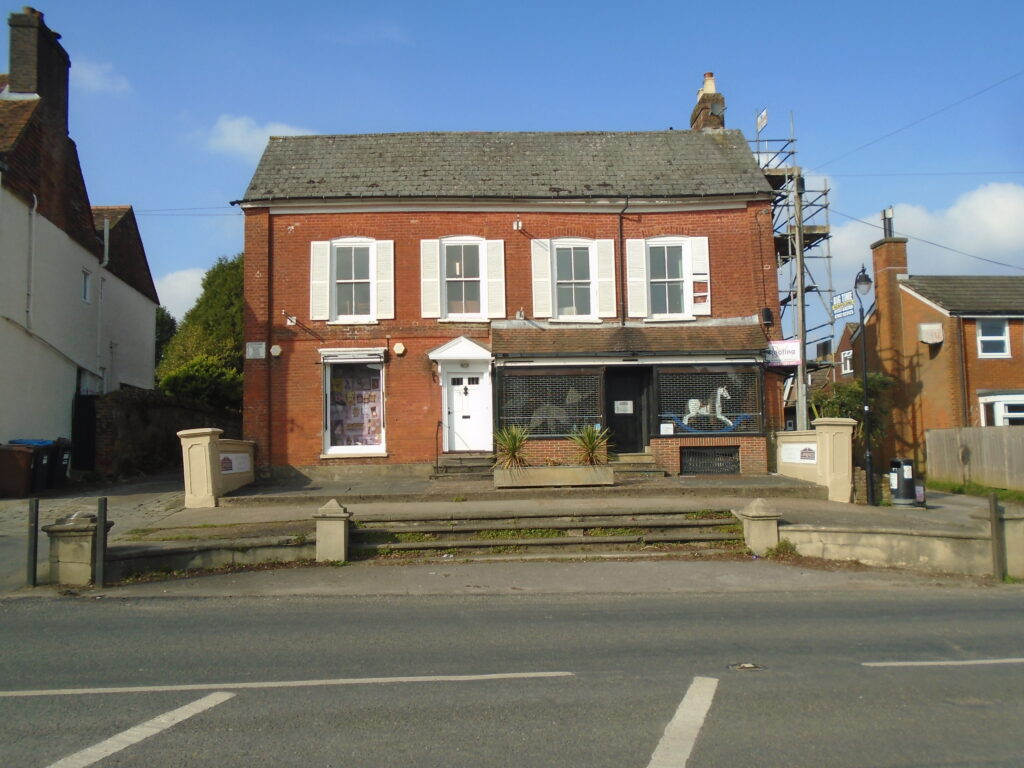 80-82 HIGH STREET, BLETCHINGLEY – GRADE II LISTED BUILDING IN 0.82 ACRE – APPROX 10,600 SQ FT AUCTION ROOMS AND FORMER PICTURE GALLERY
